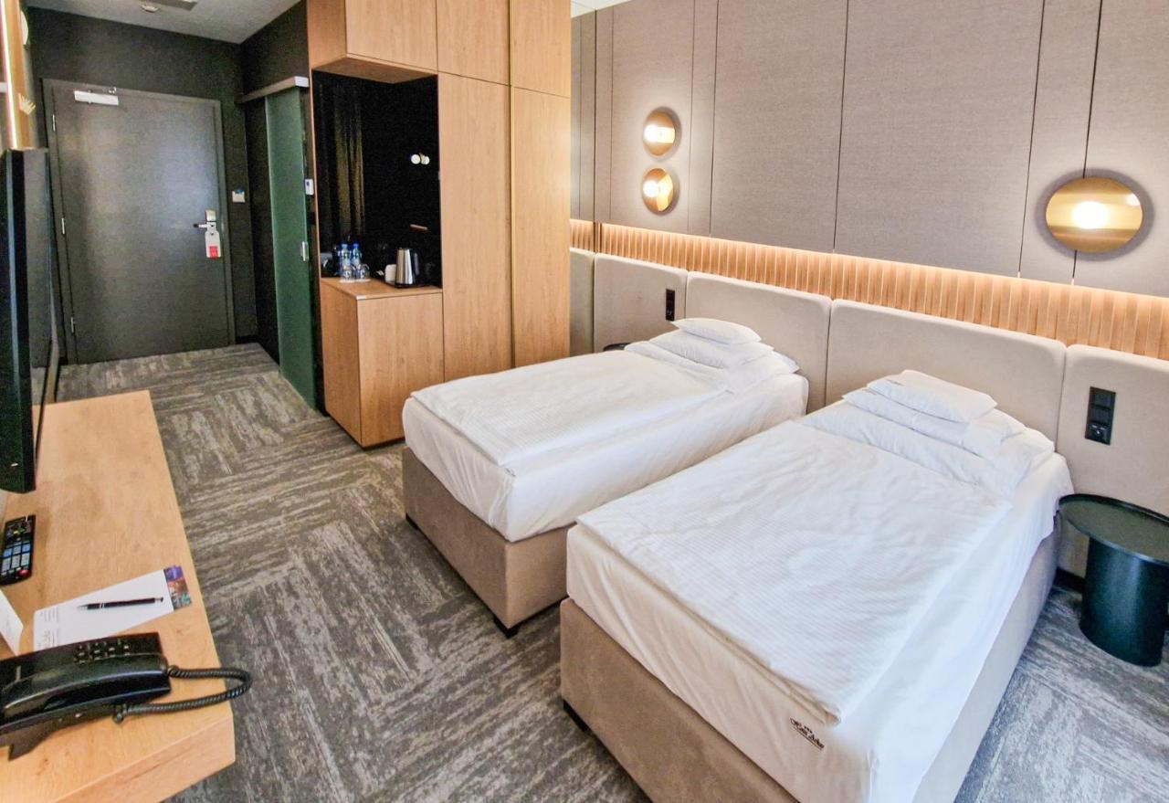 Hotel Arkas Prószków Eksteriør bilde