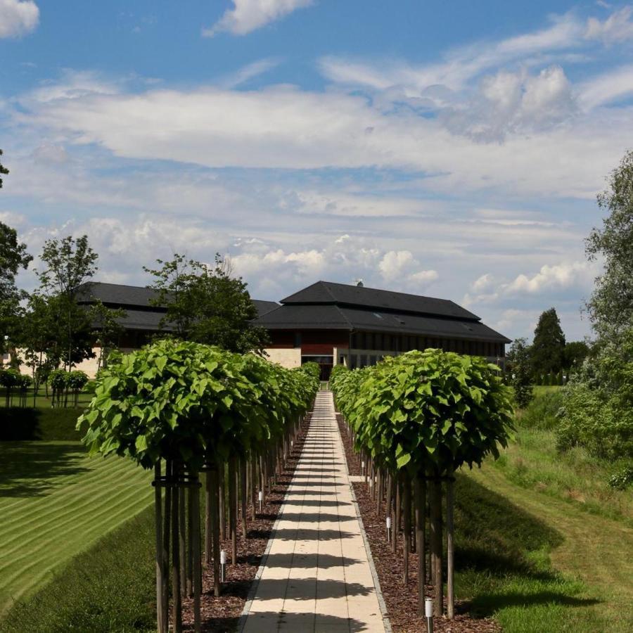 Hotel Arkas Prószków Eksteriør bilde