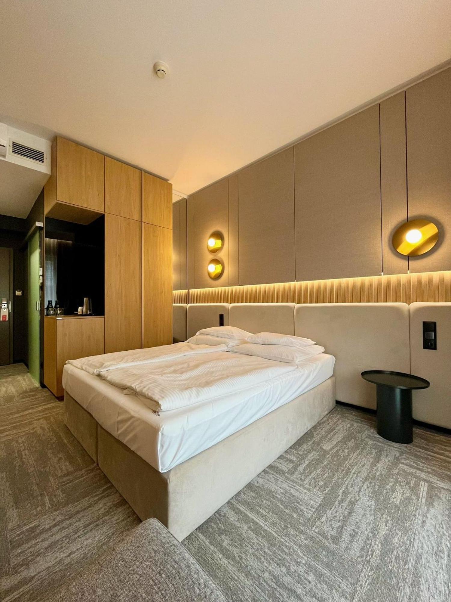 Hotel Arkas Prószków Eksteriør bilde