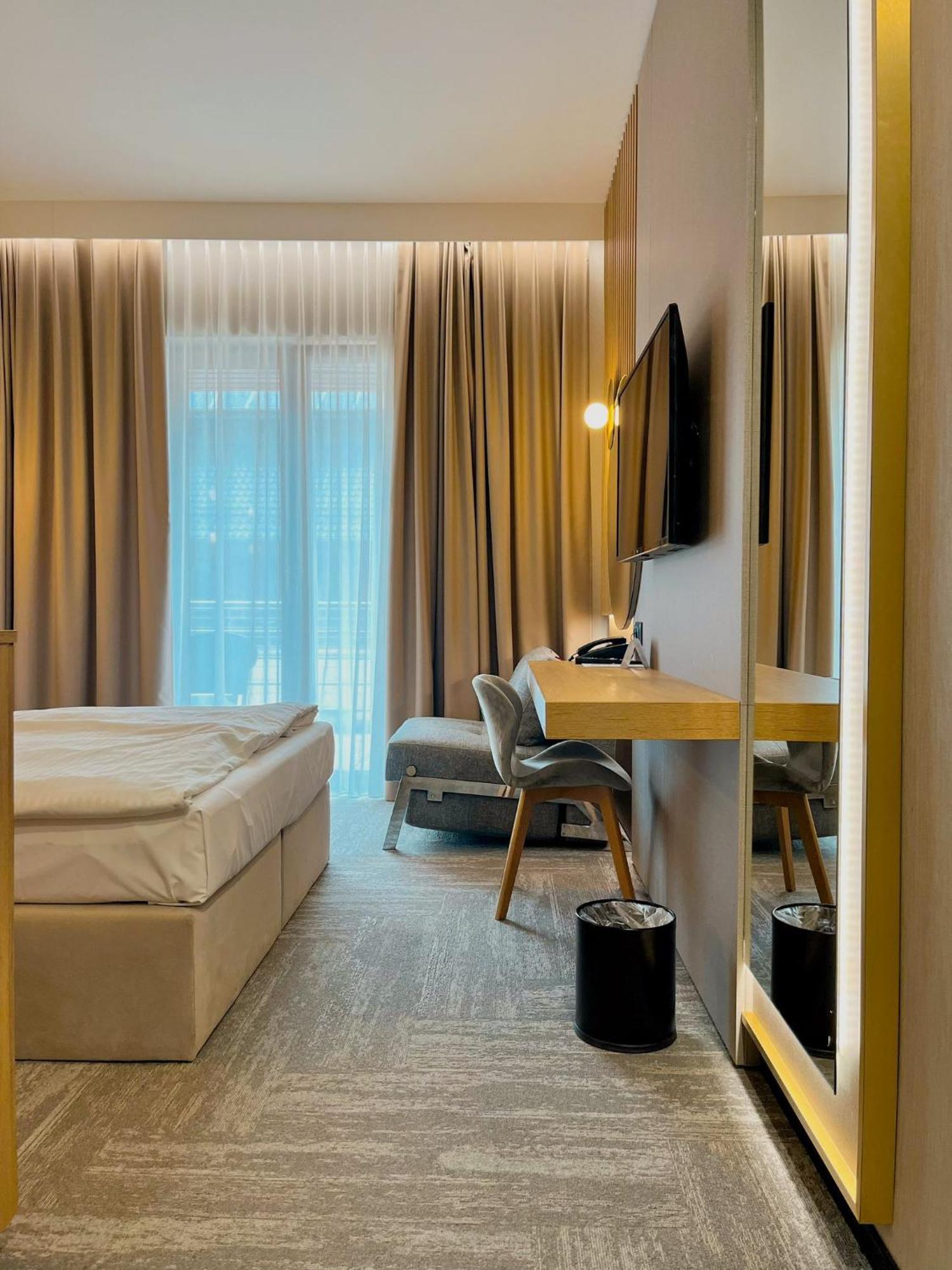 Hotel Arkas Prószków Eksteriør bilde