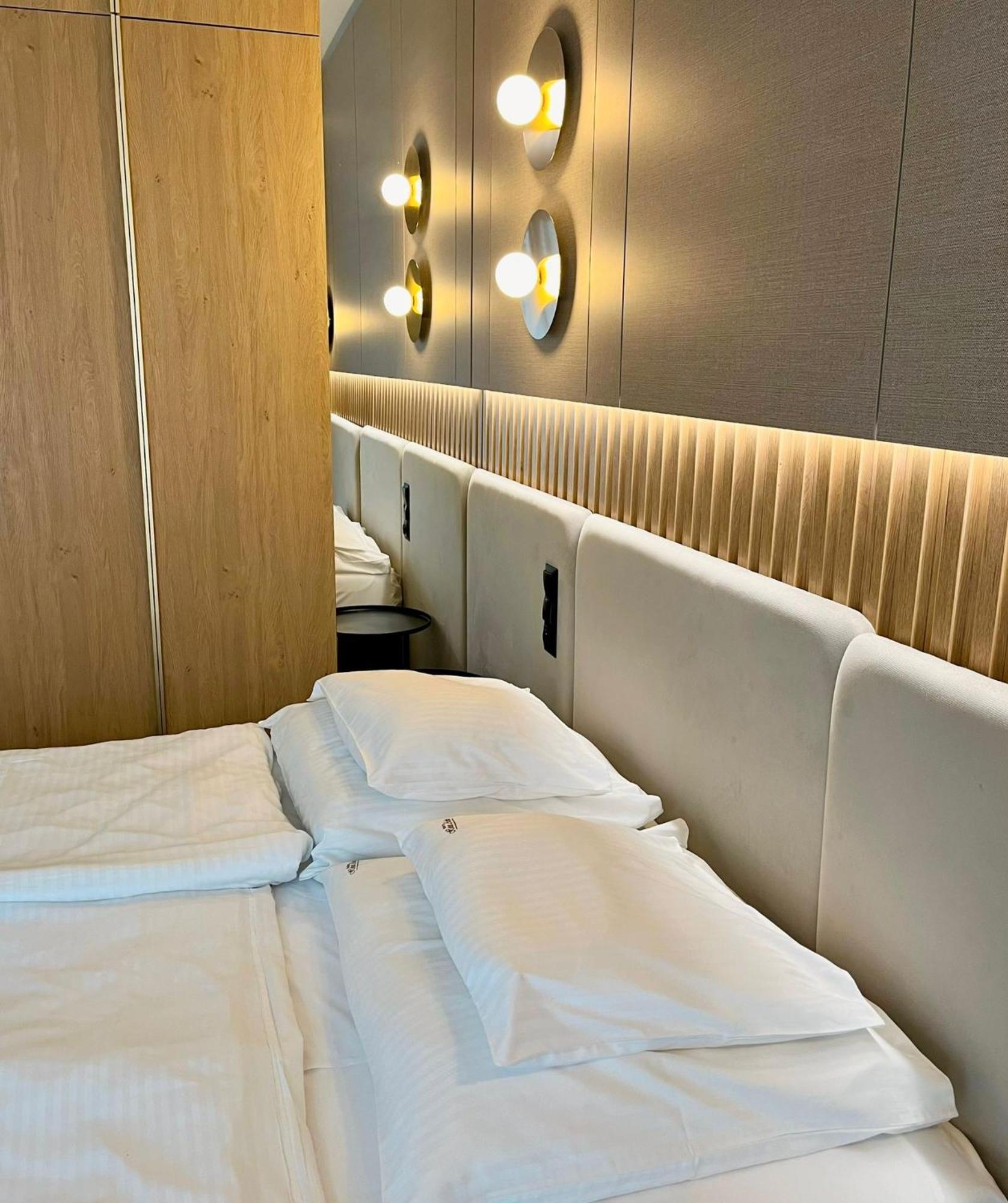 Hotel Arkas Prószków Eksteriør bilde