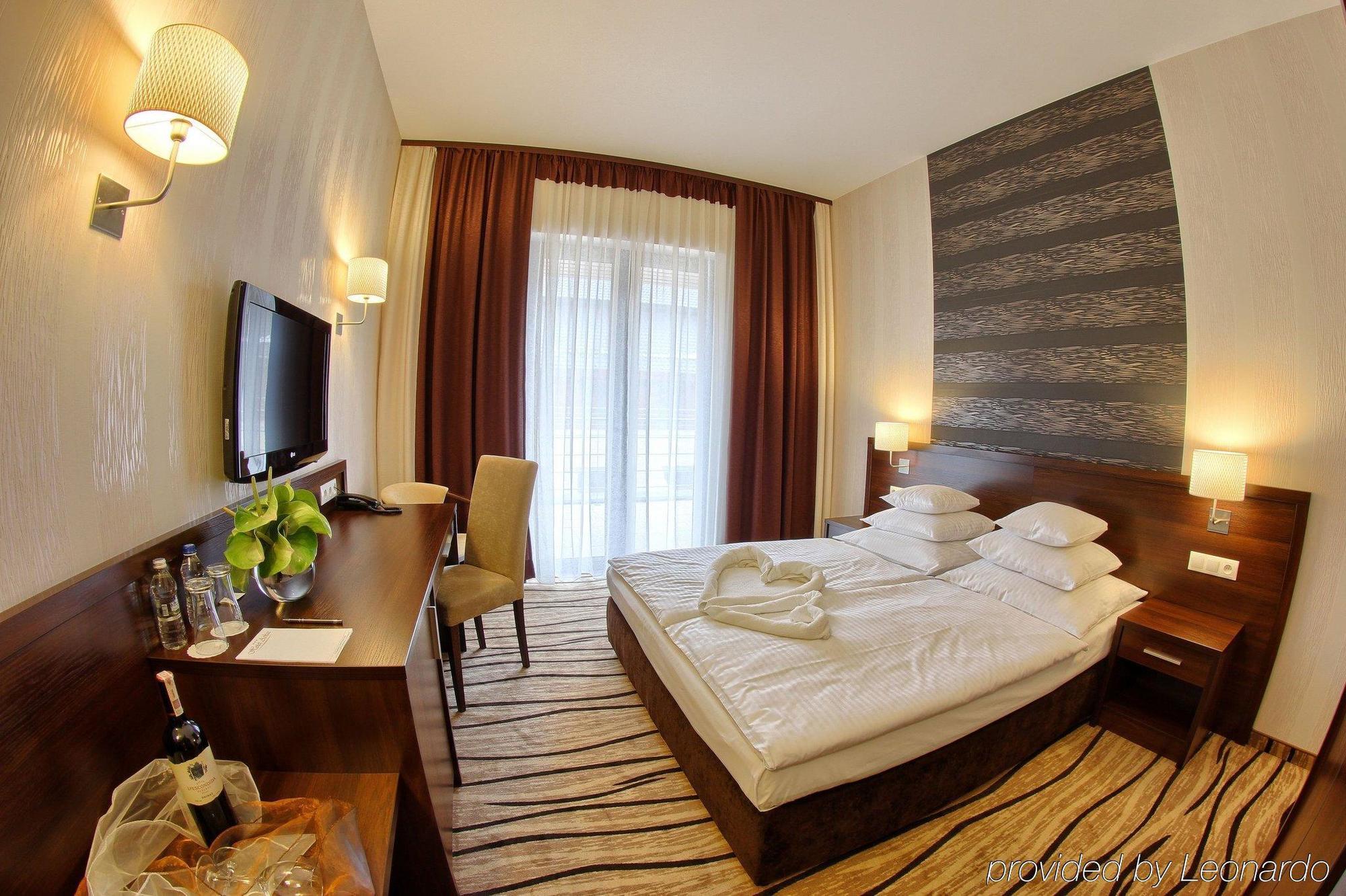 Hotel Arkas Prószków Eksteriør bilde