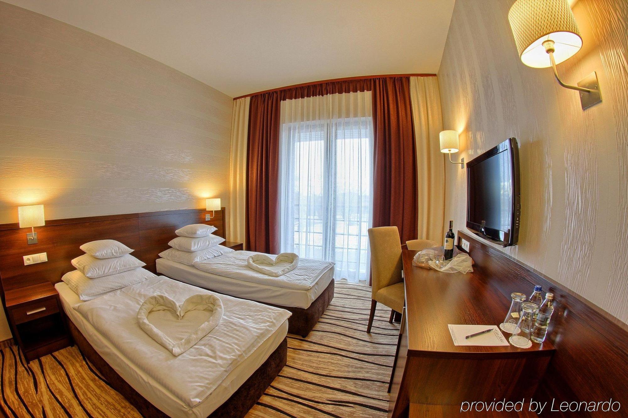Hotel Arkas Prószków Eksteriør bilde