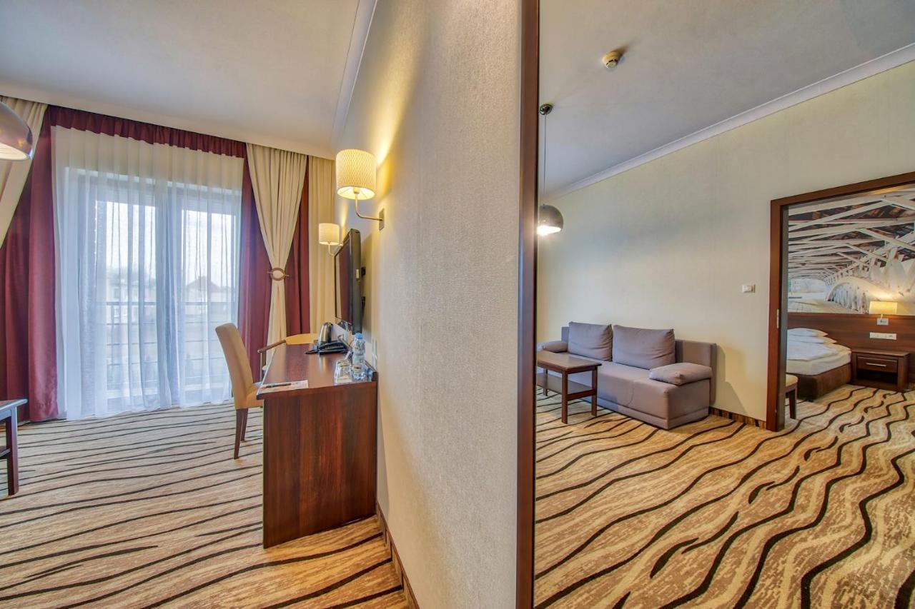 Hotel Arkas Prószków Eksteriør bilde