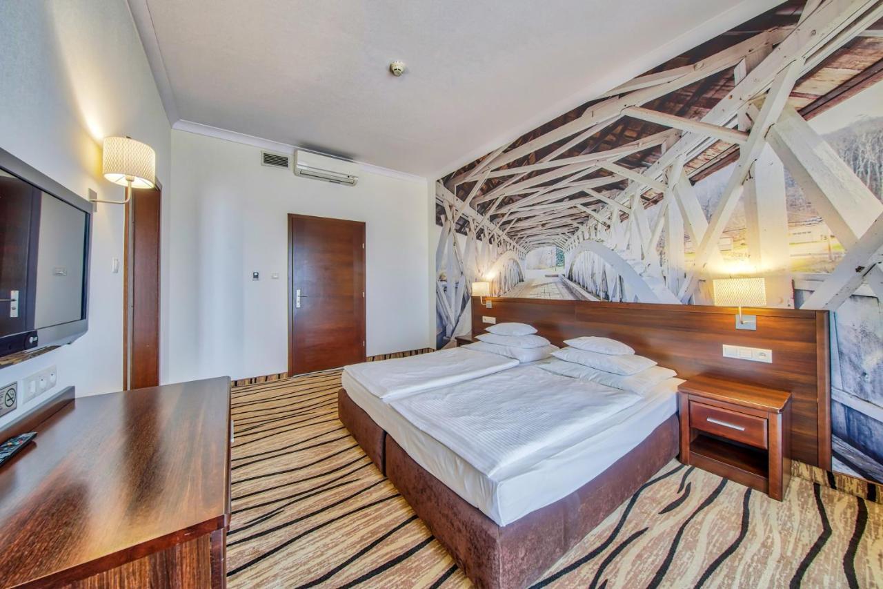 Hotel Arkas Prószków Eksteriør bilde